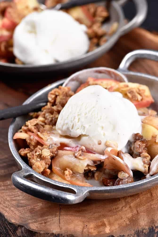 Easy Skillet Apple Crumble: Your Go-To Fall Dessert Recipe